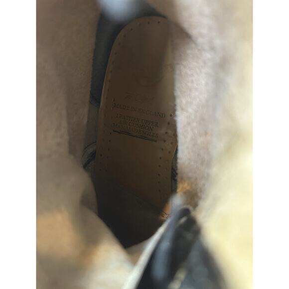 *Flawed Doc Dr. Martens Shiny Patent Leather Boots Black Lace Up Women's Size 8 - Picture 11 of 16